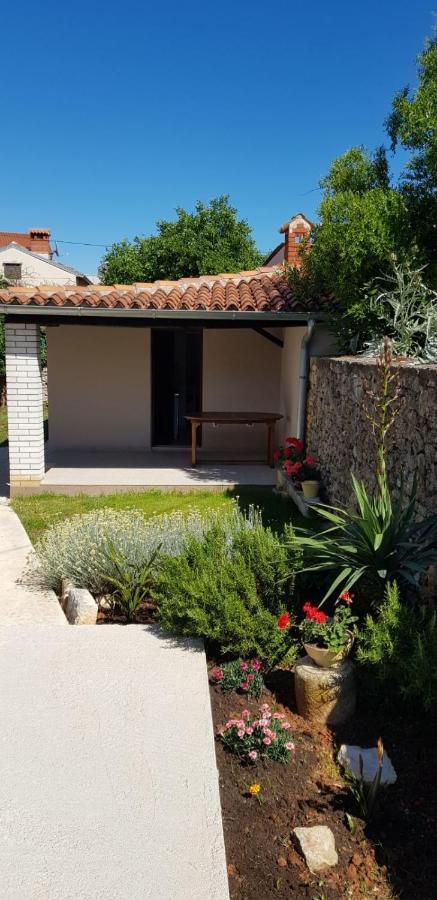 House Mergi Pomer Exterior foto